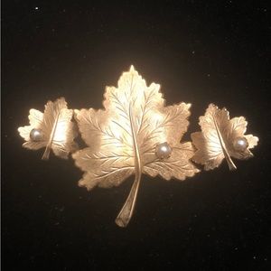 Vintage Brooch and earring set